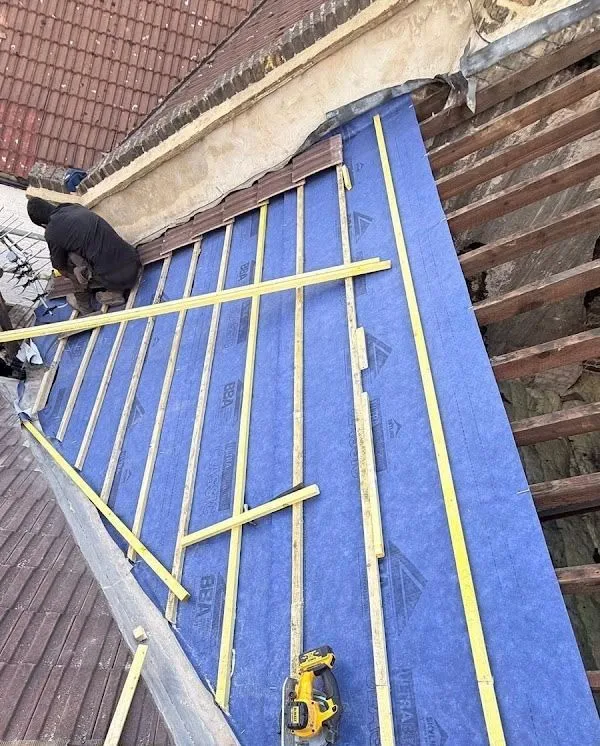 Breathable membrane and new battens laid during a re-roof